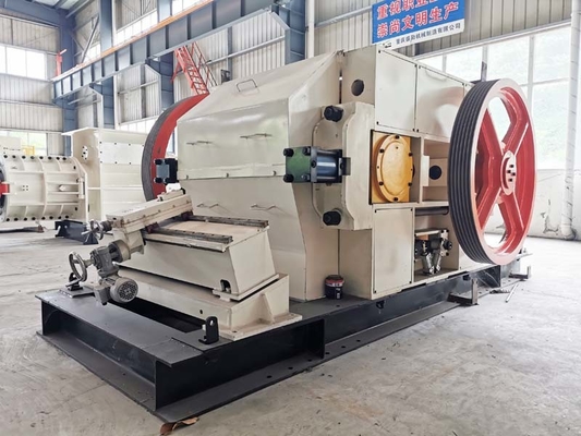 Tam Otomatik Kil Silindirli Kırma Makinesi Taş Tuğla Endüstriyel Öğütücü Makinesi