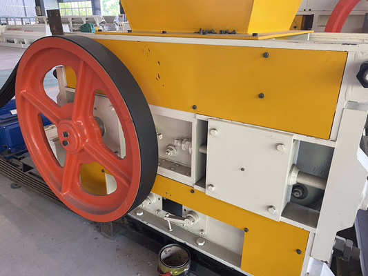 Enerji Tasarruflu Kil Tuğla Üretim Hattı Yüksek Hızlı Rulo Kırma Makinesi
