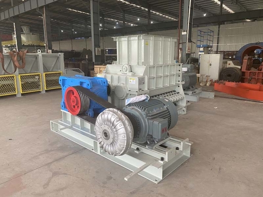 BBT AC Motorlu Çift Dişli Silindirli Kırıcı 30 - 45m³/h Kapasite