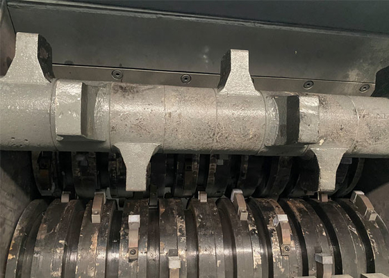 Hammaddelerin İşlenmesi İçin AC Motorlu Çift Dişli Rulo Kırıcı