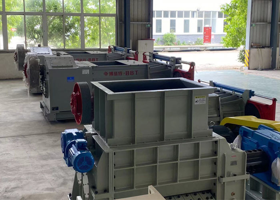 Tünel Fırın Tesisi İçin Tam Otomatik Çift Dişli Silindir Kırıcı Makinesi