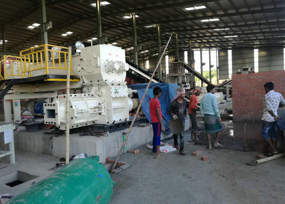 Yapı malzemesi vakumlu ekstruder makineleri Tam otomatik kil tuğla üretim hattı tuğla yapma makineleri