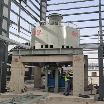 Verimli öğütme performansı 700mm öğütme tekerleği genişliği ile ıslak tavuk öğütme değirmeni